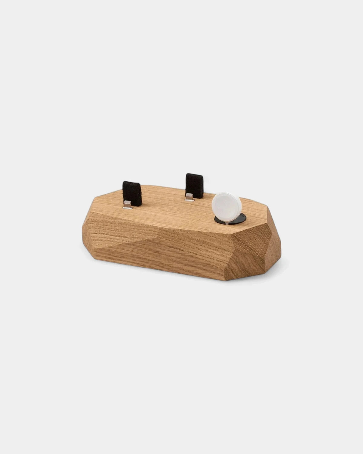 3-in-1-Induktionsladegerät aus Holz zum Personalisieren