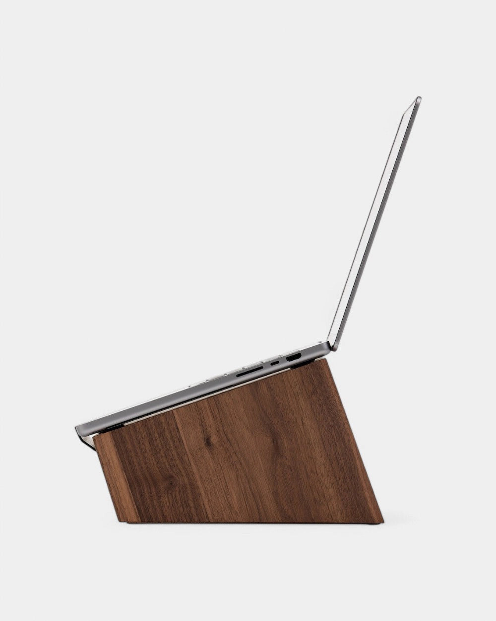 Personalisierbarer Laptopständer aus Holz