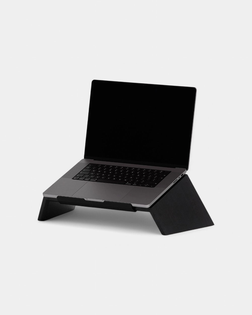 Personalisierbarer Laptopständer aus Holz