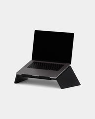 Personalisierbarer Laptopständer aus Holz