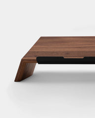 Personalisierbarer Laptopständer aus Holz
