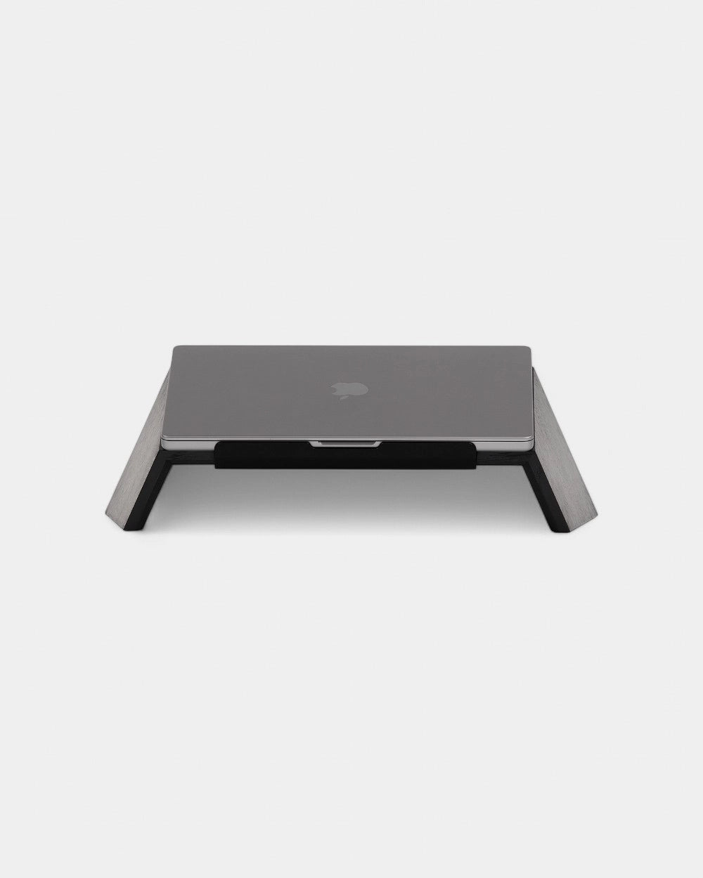 Personalisierbarer Laptopständer aus Holz