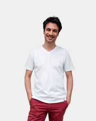 Herren-T-Shirt mit V-Ausschnitt Made in France zum Personalisieren