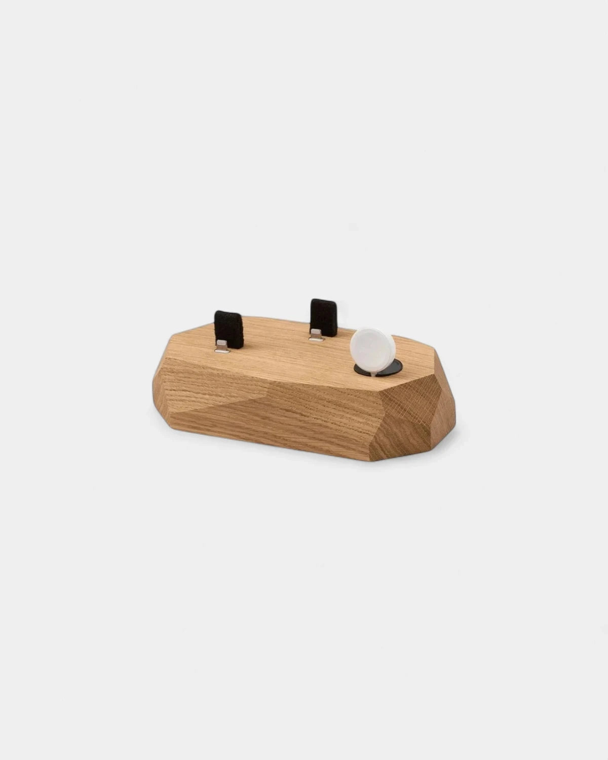 3-in-1-Induktionsladegerät aus Holz zum Personalisieren