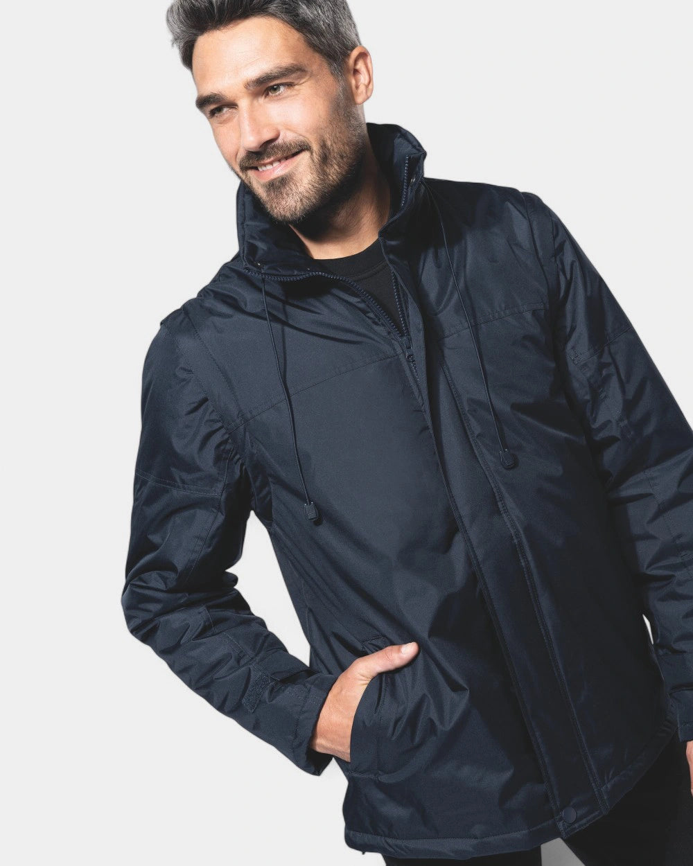 Herrenjacke mit abnehmbaren Ärmeln zum Personalisieren