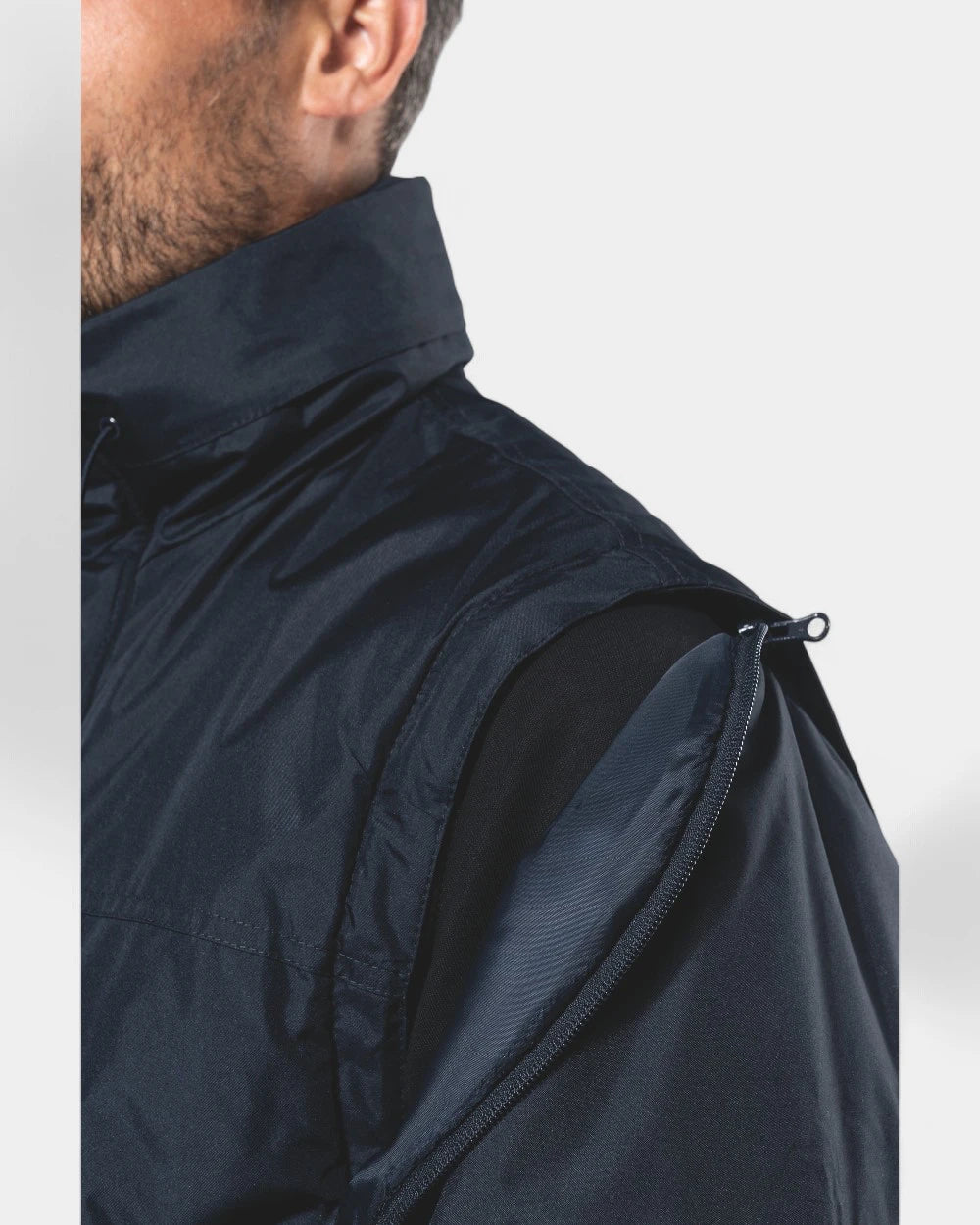 Herrenjacke mit abnehmbaren Ärmeln zum Personalisieren