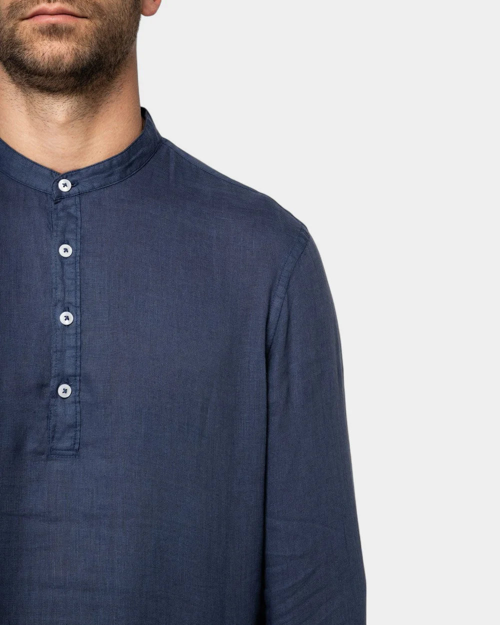 Herrenhemd mit Mao-Kragen in Washed-Optik zum Personalisieren