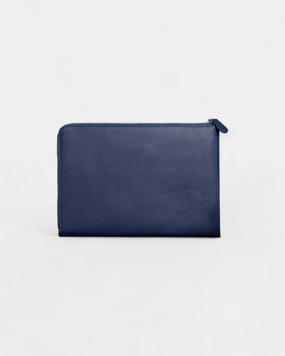 Laptophülle Iné aus recyceltem Leder zum Personalisieren