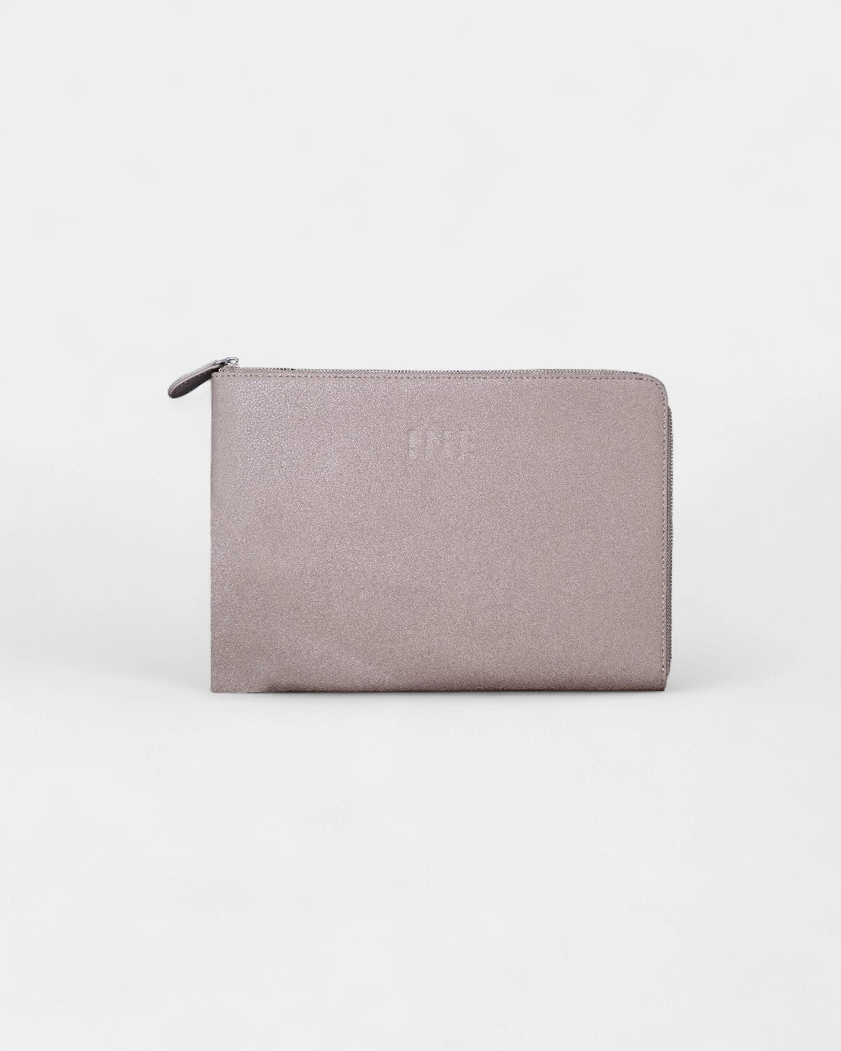 Laptophülle Iné aus recyceltem Leder zum Personalisieren