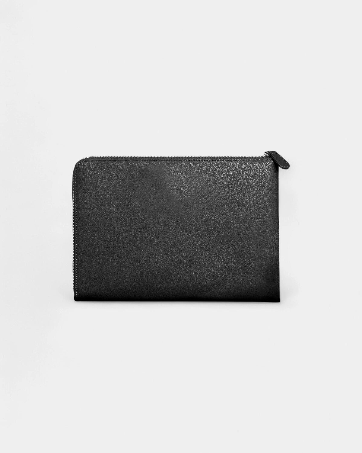 Laptophülle Iné aus recyceltem Leder zum Personalisieren