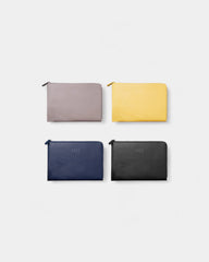 Laptophülle Iné aus recyceltem Leder zum Personalisieren