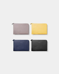 Laptophülle Iné aus recyceltem Leder zum Personalisieren